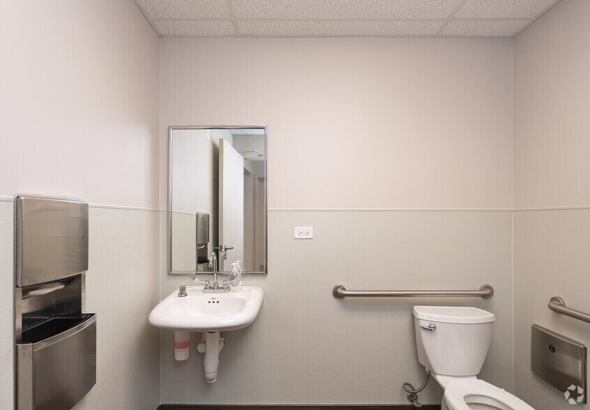 More Photos Of 2 E Rand Rd, Mount Prospect Freestanding For Sale