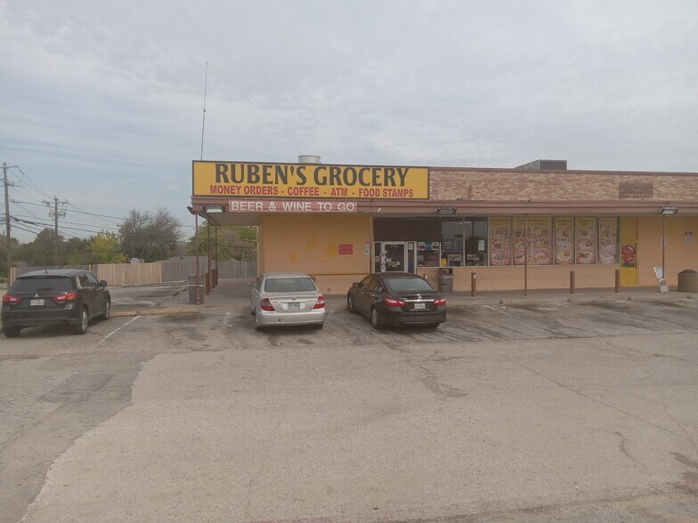 More Photos Of 1207 E Red Bird Ln, Dallas Freestanding For Sale