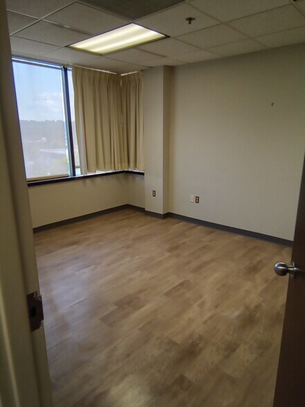 More Photos Of 15 Matthews St, Goshen Office For Sale