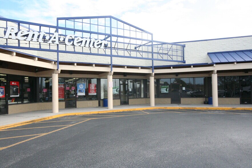 More Photos Of 4665-4749 66th St N, Saint Petersburg Unknown For Lease