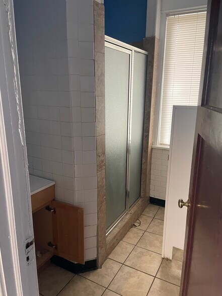 More Photos Of 1101 N Mangum St, Durham Storefront Retail Office For Lease