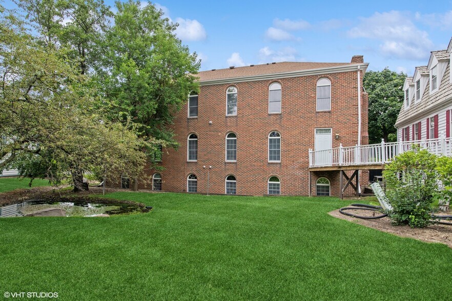 More Photos Of 1601 W Colonial Pky, Inverness Office For Sale