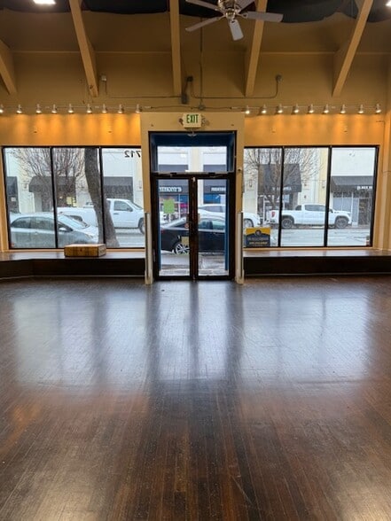 Primary Photo Of 1712 California St, Redding Storefront For Lease