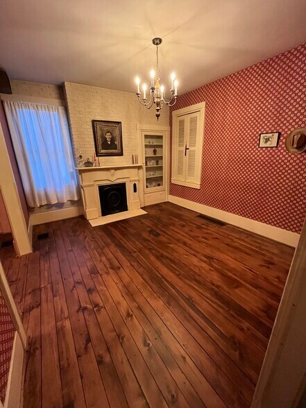 More Photos Of 690-692 State Route 66, Leechburg General Retail For Sale