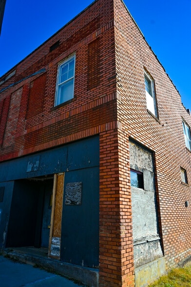 More Photos Of 3821-3823 W 13th St, Little Rock Storefront Retail Office For Sale