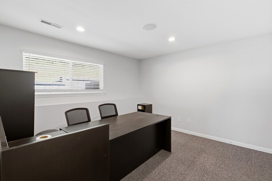 More Photos Of 3601 Commerce Dr, Arnold Office For Sale