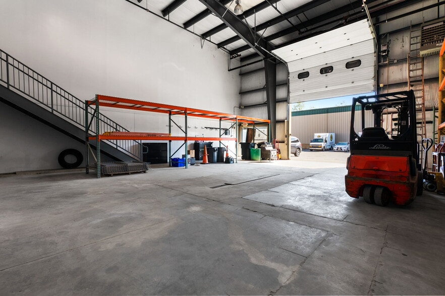 More Photos Of 3 Ajootian Way, Middleton Warehouse For Sale