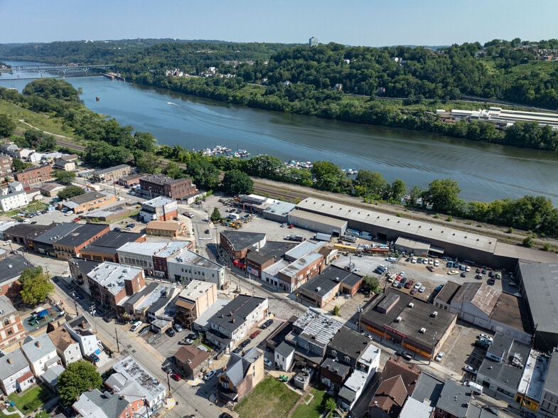 More Photos Of 1003 Main St, Pittsburgh Storefront For Lease