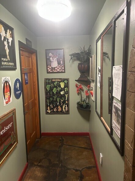 More Photos Of , Gray Court General Retail For Sale