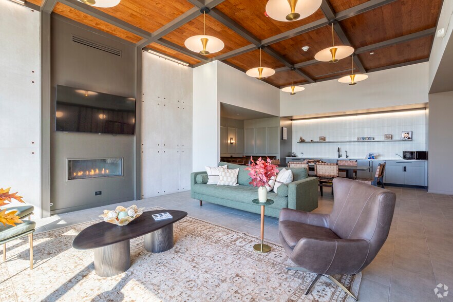 More Photos Of 4800 157th St, Oak Forest Apartments For Lease