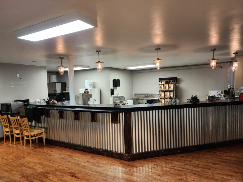 More Photos Of 142-144 N K St, Tulare Restaurant For Sale