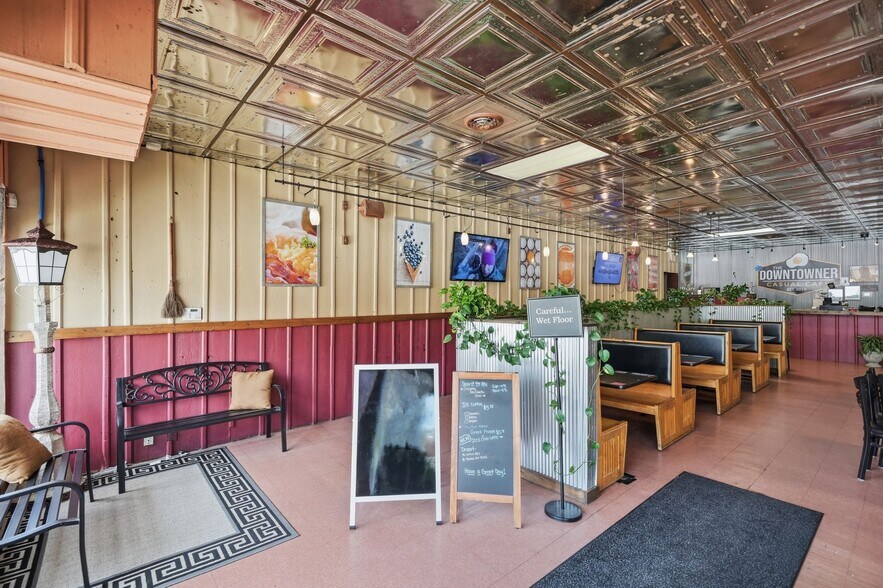 More Photos Of 715 1st Corso, Nebraska City Restaurant For Sale