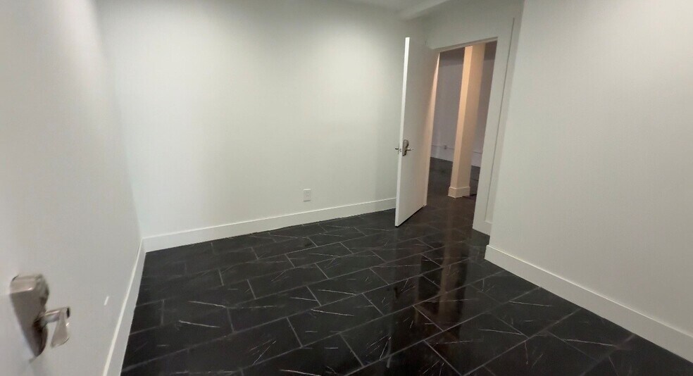 More Photos Of 7312-7316 Melrose Ave, Los Angeles Storefront For Lease