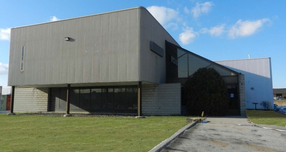More Photos Of 6 Baker Rd, Brampton Warehouse For Lease