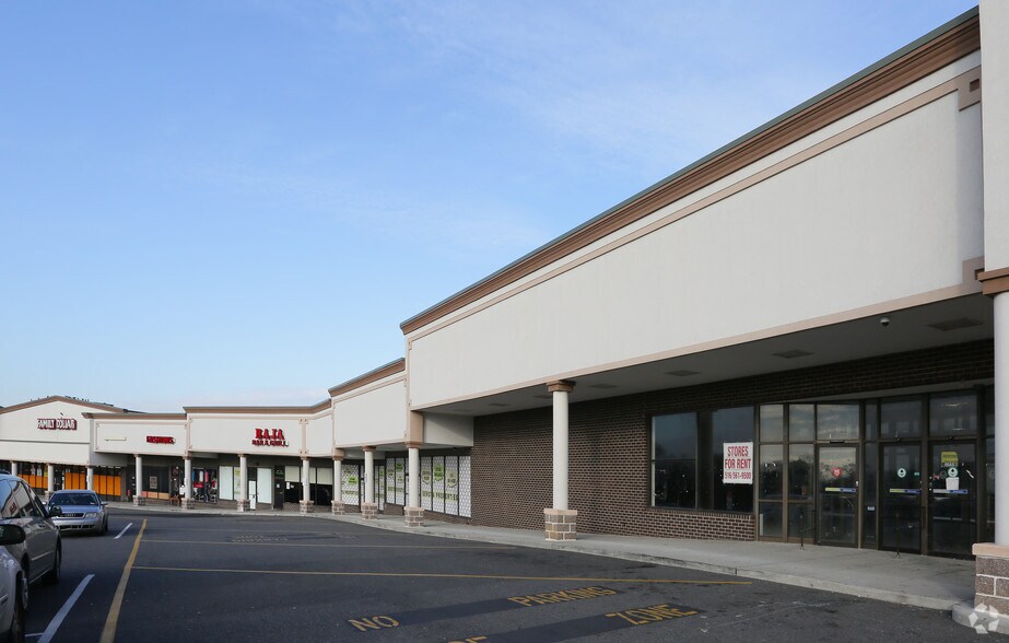 More Photos Of 349-411 Horseblock Rd, Farmingville Freestanding For Lease