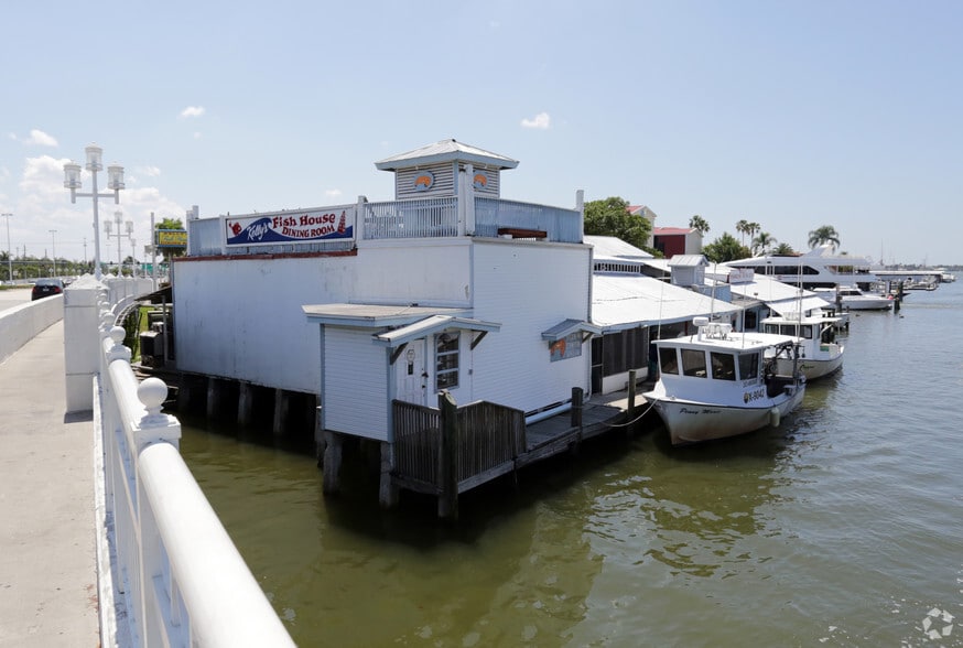 More Photos Of 1302 5th Ave S, Naples Restaurant For Sale