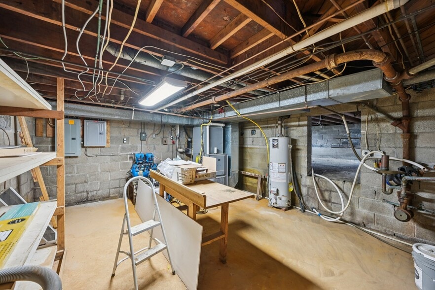 More Photos Of 306 E 4th St, Bridgeport Medical For Sale