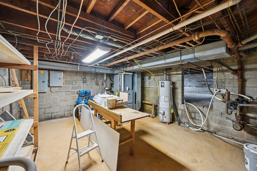 More Photos Of 306 E 4th St, Bridgeport Medical For Sale