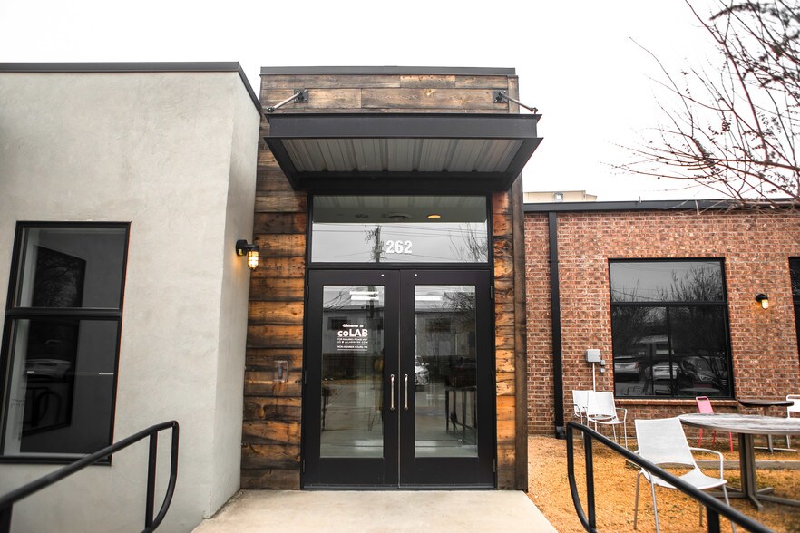 More Photos Of 262 Carroll St, Fort Worth Office For Lease