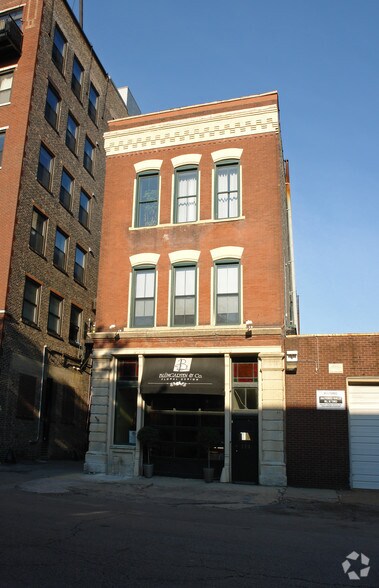 Primary Photo Of 114 N Aberdeen St, Chicago Storefront Retail Office For Lease