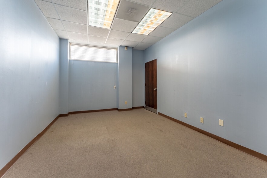 More Photos Of 7370 Chef Menteur Hwy, New Orleans Lodge Meeting Hall For Sale