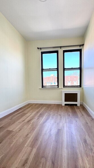 More Photos Of 121-20 Liberty Ave, South Richmond Hill Storefront Retail Residential For Sale