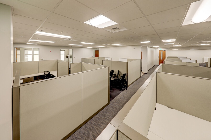 More Photos Of 11117 River Run Blvd, Bakersfield Office For Lease