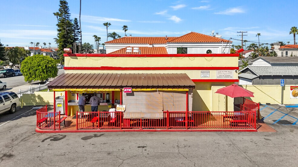 More Photos Of 921 Pacific Coast Highway, Redondo Beach General Retail For Sale