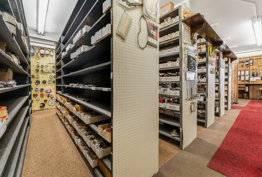 More Photos Of 5 Larison Ln, Ringoes Storefront Retail Office For Sale