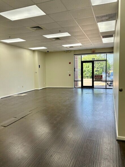 More Photos Of 14056 Southwest Fwy, Sugar Land Unknown For Lease
