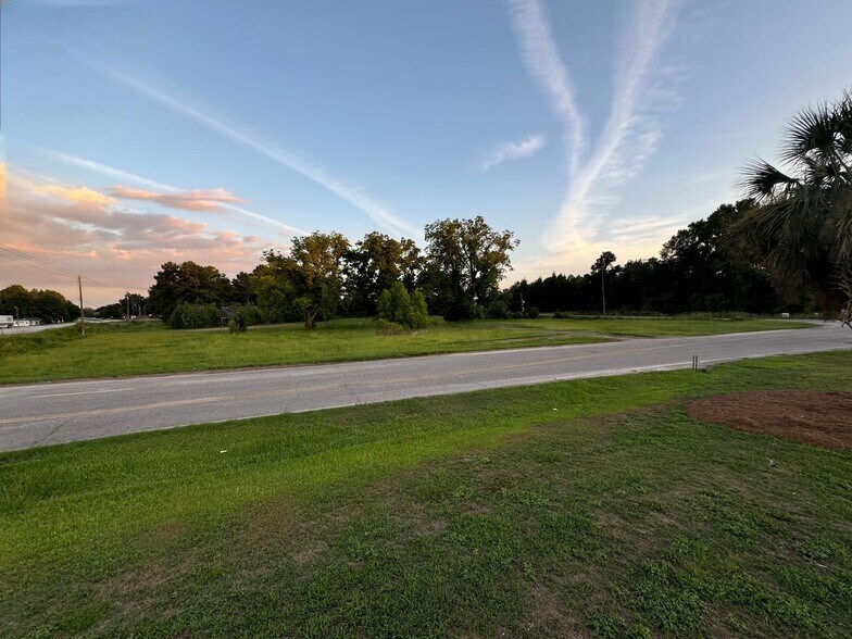 More Photos Of 1706 S Main St, Darlington Land For Sale