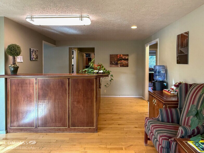 More Photos Of 1222 NE 4th St, Bend Office For Sale