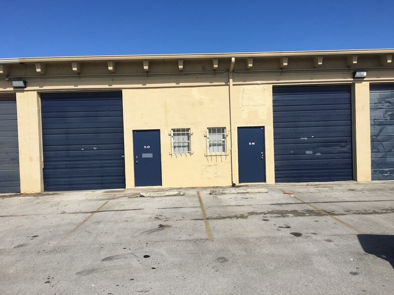 More Photos Of 9807-9808 NW 80th Ave, Hialeah Warehouse For Lease