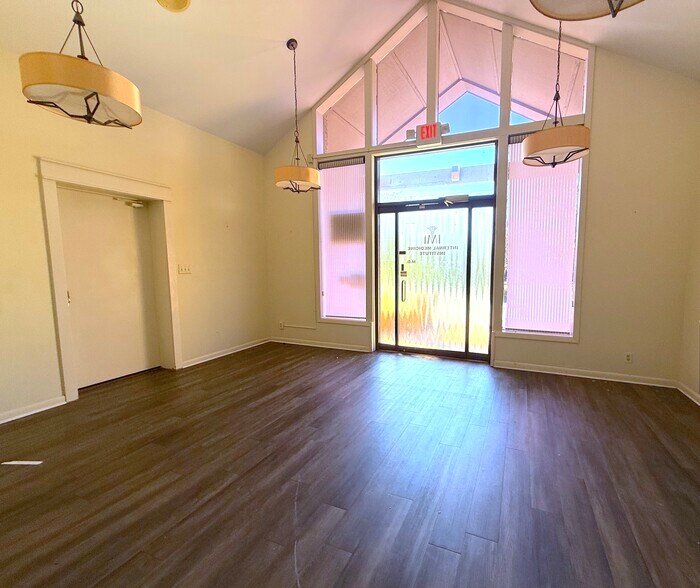More Photos Of 1109 Bryn Mawr Ave, Lake Wales Medical For Sale