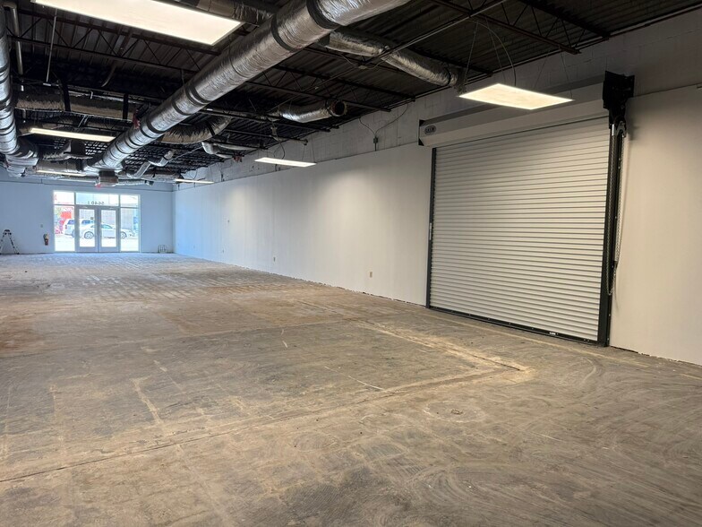 More Photos Of 5640 Rivers Ave, North Charleston General Retail For Lease