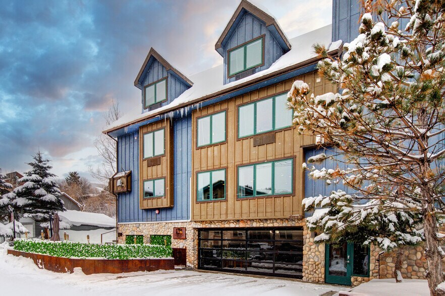 More Photos Of 1469 Woodside Ave, Park City Lodge Meeting Hall For Sale