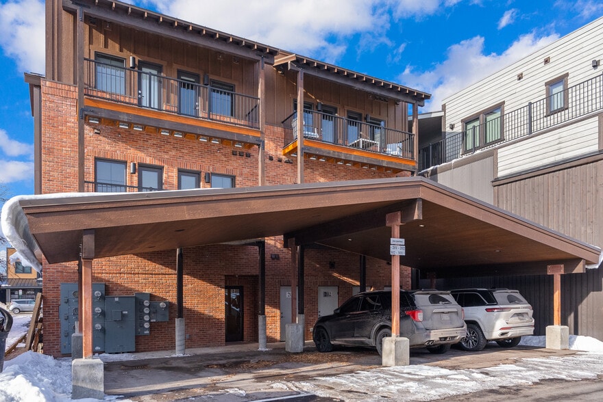 More Photos Of 325 Central Ave, Whitefish Storefront Retail Office For Sale