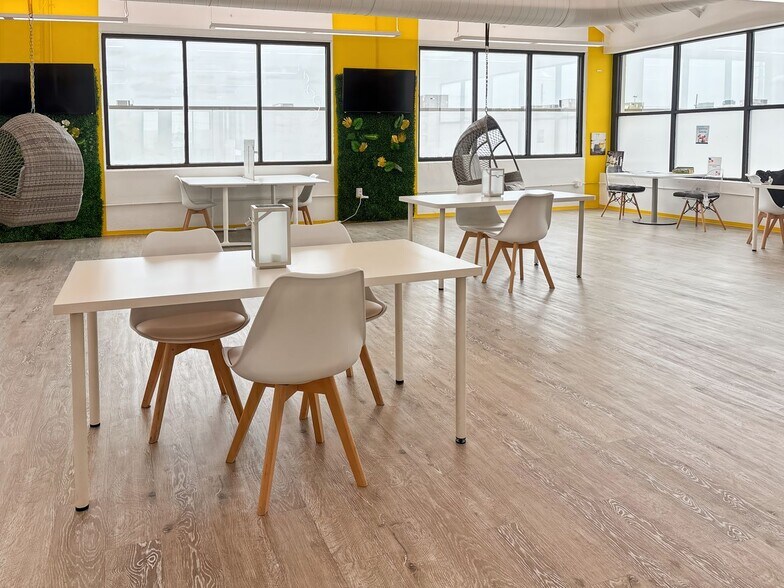 More Photos Of 8968-8998 Kirby Dr, Houston Coworking Space