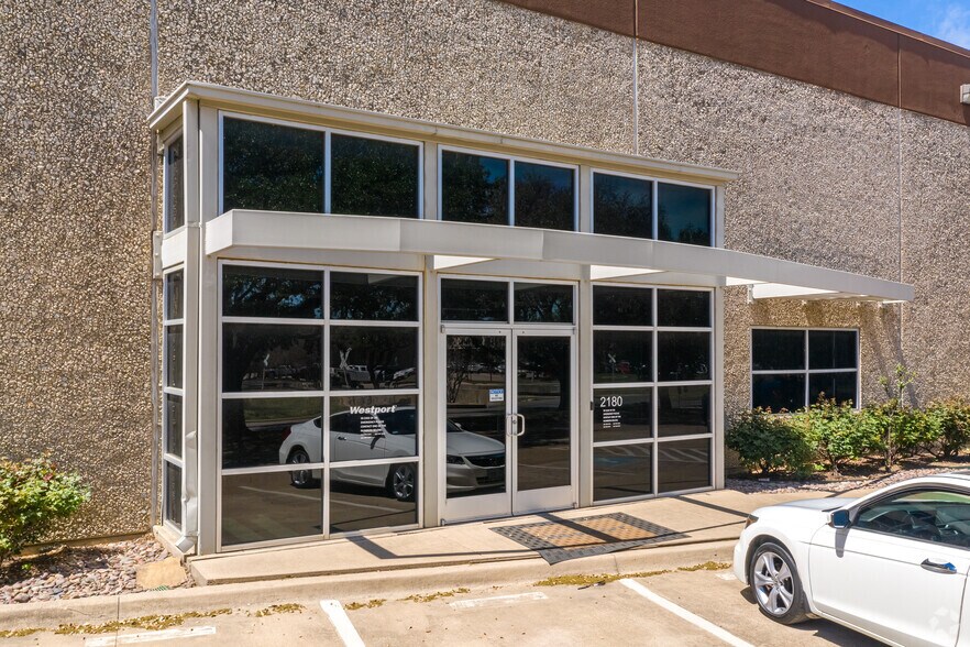 More Photos Of 2170-2180 French Settlement Rd, Dallas Distribution For Lease
