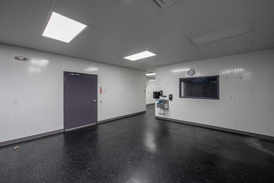 More Photos Of 1105 Constitution Dr, Trinidad Food Processing For Sale