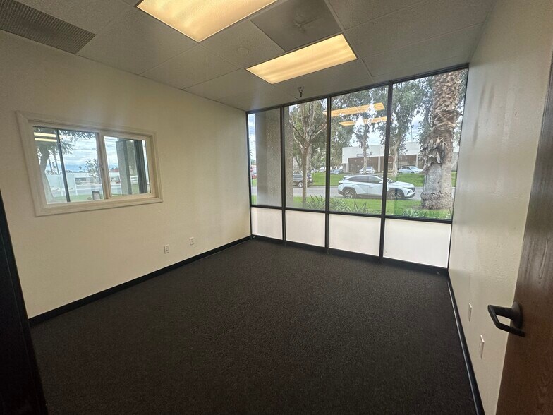 More Photos Of 3333-3343 Durahart St, Riverside Warehouse For Lease