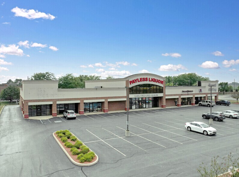 More Photos Of 9520 Uptown Dr, Indianapolis Storefront For Lease