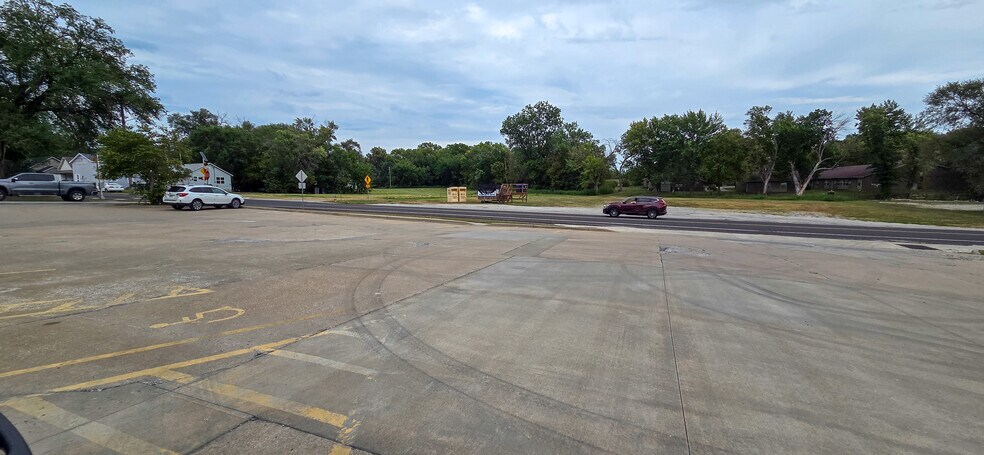 More Photos Of 2722 N 155th St, Basehor Office For Sale