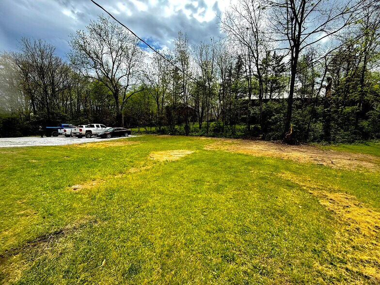 More Photos Of 1074 S Main St, Crossville Office For Sale