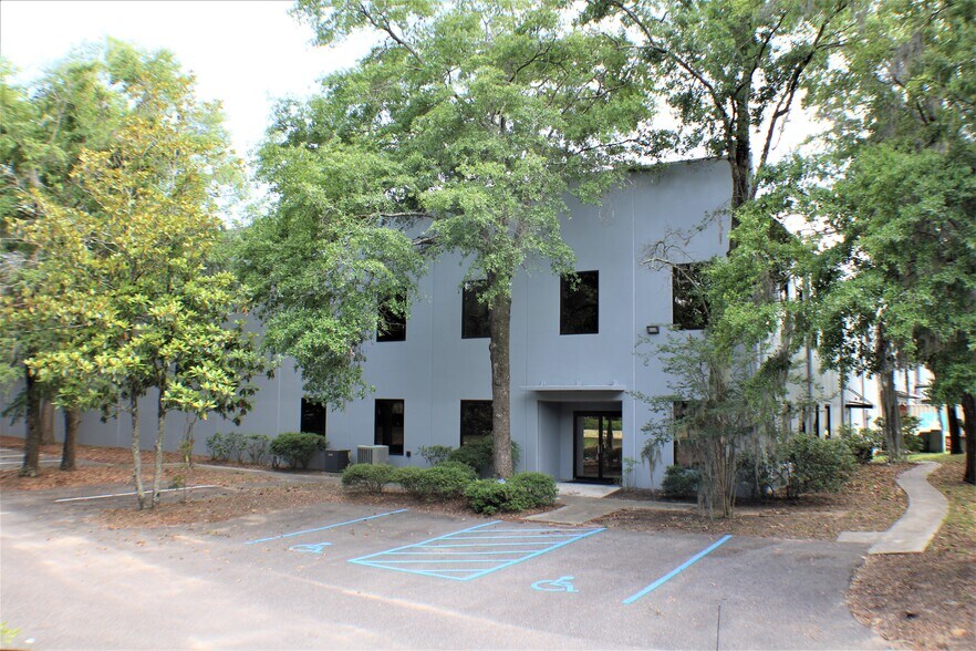 More Photos Of 1023 Legrand Blvd, Charleston Warehouse For Lease