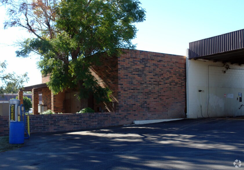 More Photos Of 6650 N 47th Ave, Glendale Research And Development For Lease