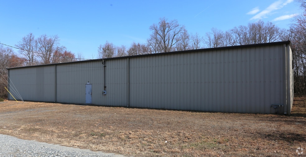 More Photos Of 117-D Liberty Dr, Thomasville Warehouse For Lease