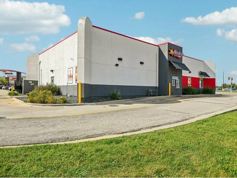 More Photos Of 1410 Flammang Dr, Waterloo Fast Food For Sale