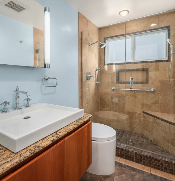 More Photos Of 1510 NE 170th St, Shoreline Apartments For Sale