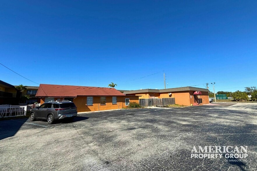 More Photos Of 14000 Tamiami Trl, North Port Hotel For Sale